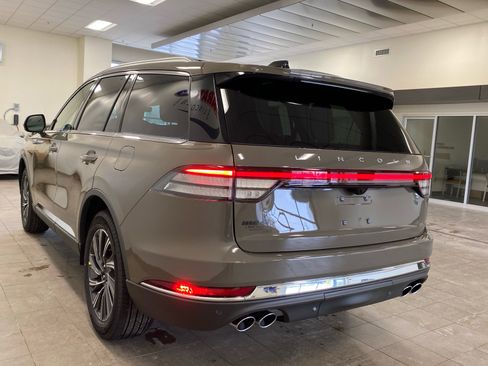 New 2026 Lincoln Aviator AWD image 5