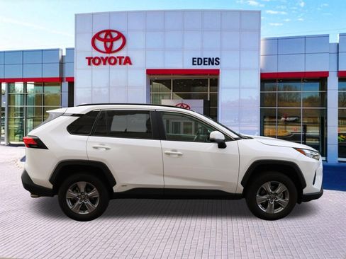 Used 2025 Toyota RAV4 XLE FWD image 2
