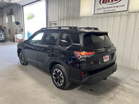 Used 2025 Subaru Forester Premium AWD/4WD image 62