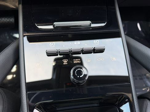 Certified 2026 Porsche Cayenne AWD/4WD image 18