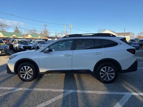 Used 2021 Subaru Outback Premium image 3