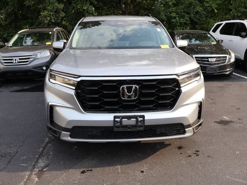 Certified 2024 Honda Pilot Elite image 2