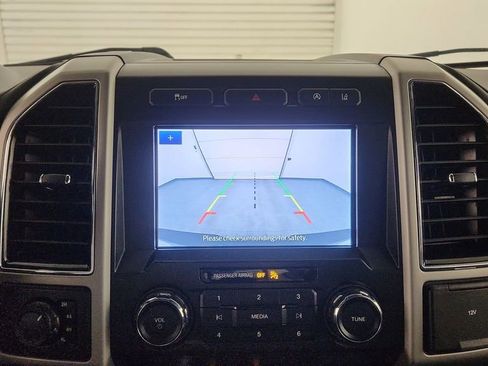 Used 2020 Ford F150 Lariat image 31