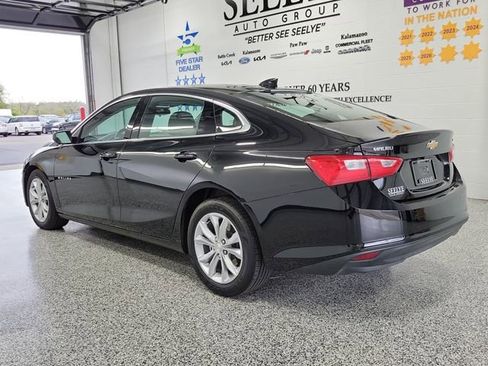 Used 2024 Chevrolet Malibu LT FWD image 3