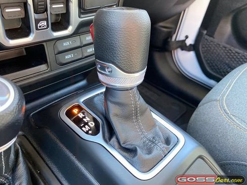 Certified 2025 Jeep Gladiator Sport AWD/4WD image 13
