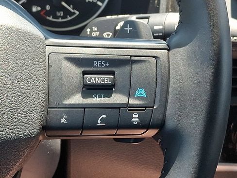 Used 2025 Nissan Rogue SV AWD/4WD image 21