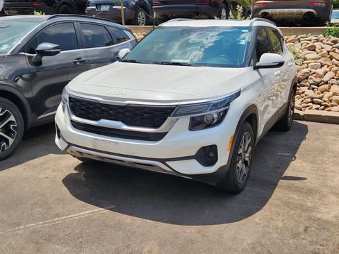 Certified 2023 Kia Seltos EX AWD/4WD image 9