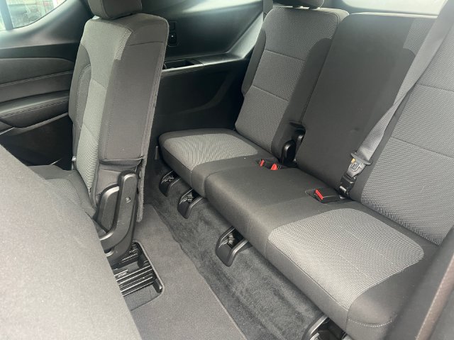 Used 2023 Chevrolet Traverse LT AWD/4WD image 19