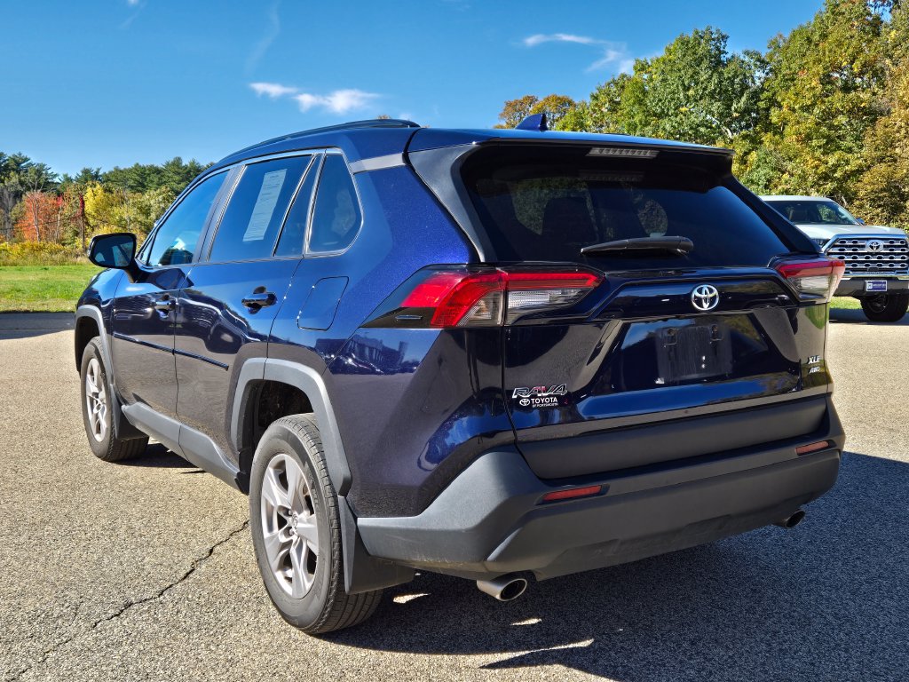 Used 2022 Toyota RAV4 XLE w/ Convenience Package AWD/4WD image 3