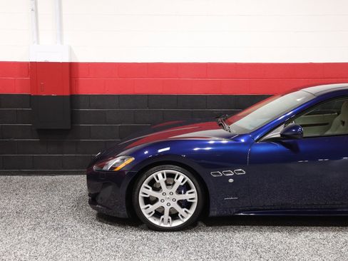 Used 2014 Maserati GranTurismo Sport RWD image 21