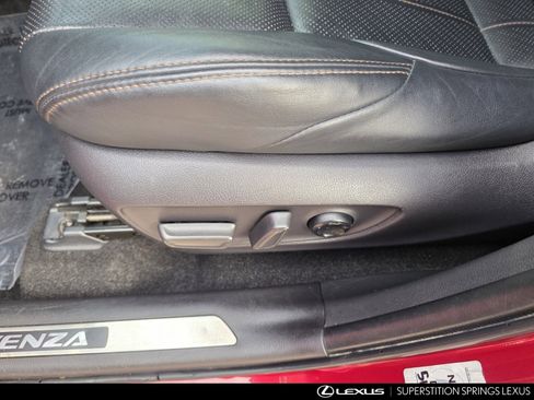 Used 2021 Toyota Venza XLE image 15