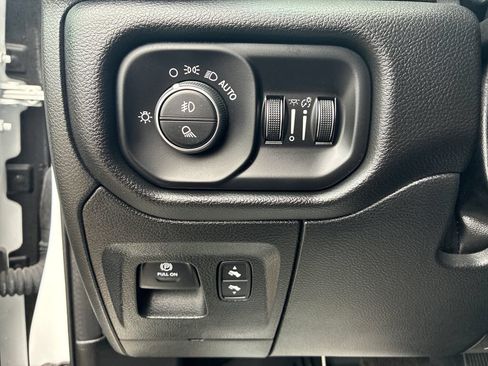 Used 2023 RAM 1500 Laramie AWD/4WD image 31