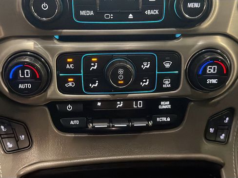 Used 2020 GMC Yukon Denali w/ Denali Ultimate Package AWD/4WD image 23