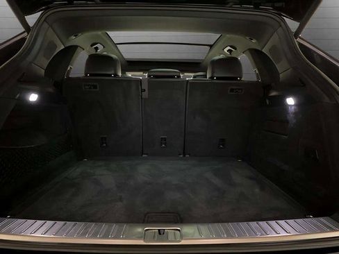 Used 2019 Porsche Cayenne w/ Premium Package image 87