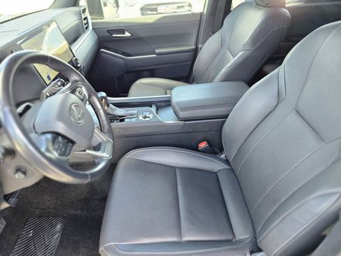 Used 2024 Lexus GX 550 w/ Accessory Package (31) AWD/4WD image 19