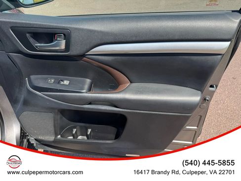 Used 2019 Toyota Highlander XLE image 20