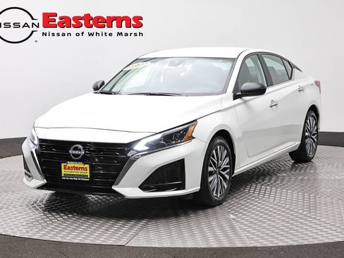 Used 2025 Nissan Altima 2.5 SV FWD image 1