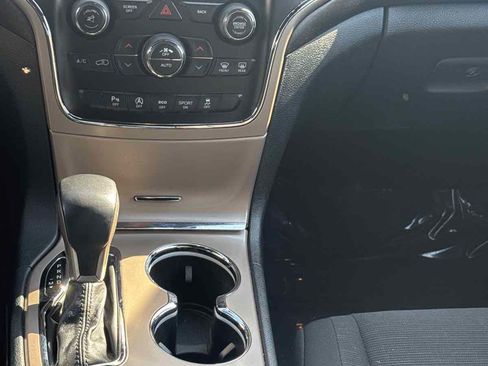 Used 2017 Jeep Grand Cherokee Laredo image 12