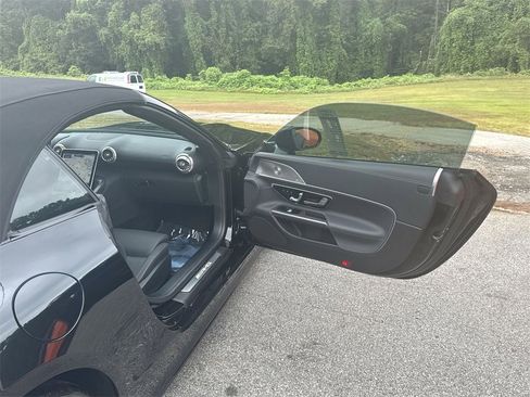 Used 2022 Mercedes-Benz SL 63 AMG 4MATIC image 30