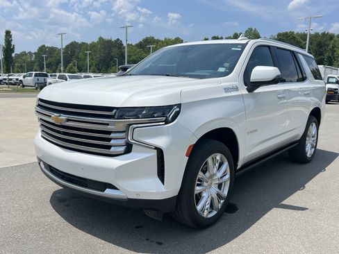 Used 2021 Chevrolet Tahoe High Country w/ Premium Package AWD/4WD image 5