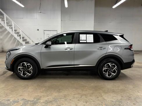 Used 2024 Kia Sportage LX AWD/4WD image 4