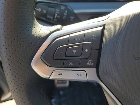 New 2026 Volkswagen Tiguan SE R-Line FWD image 21