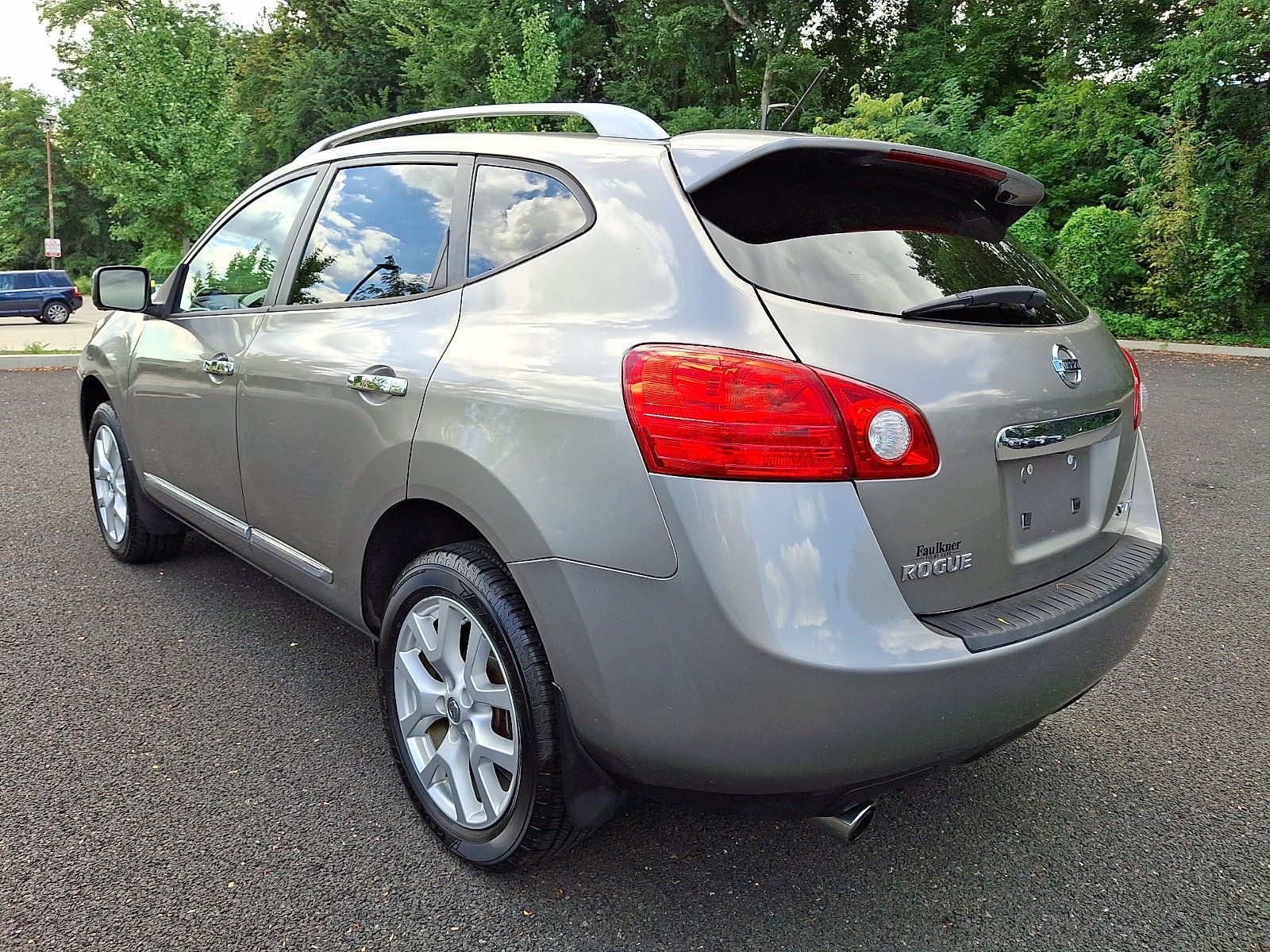 Used 2013 Nissan Rogue SL AWD/4WD image 4