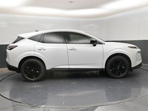 New 2025 Nissan Murano SV image 2