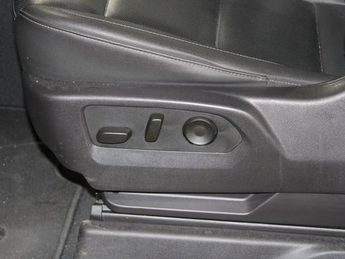 Used 2024 GMC Sierra 1500 SLT image 17