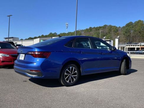 Used 2024 Volkswagen Jetta S image 3