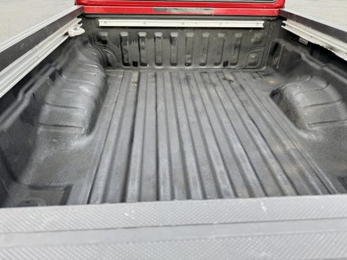 Used 2022 Nissan Frontier SV AWD/4WD image 6