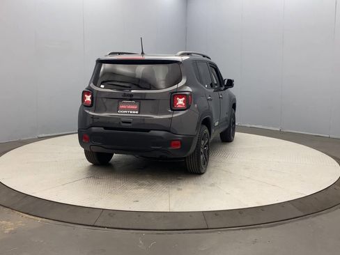 Used 2023 Jeep Renegade Altitude w/ Sun/Sound Group AWD/4WD image 4