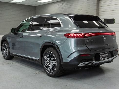 Used 2023 Mercedes-Benz EQS 580 4MATIC SUV w/ Exclusive Trim Package image 37