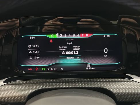 Used 2024 Volkswagen Golf R image 27