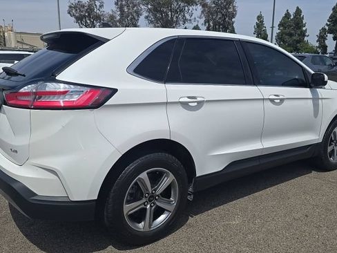 Used 2024 Ford Edge SEL w/ Convenience Package AWD/4WD image 2