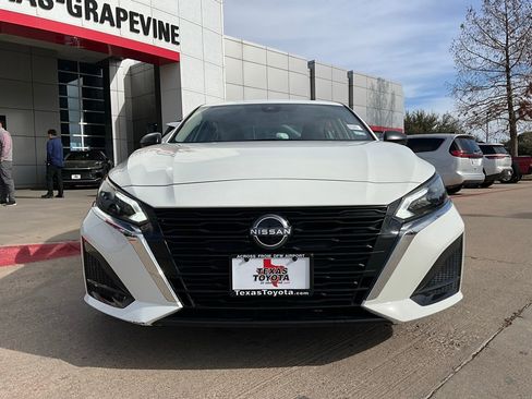 Used 2025 Nissan Altima 2.5 SV image 4