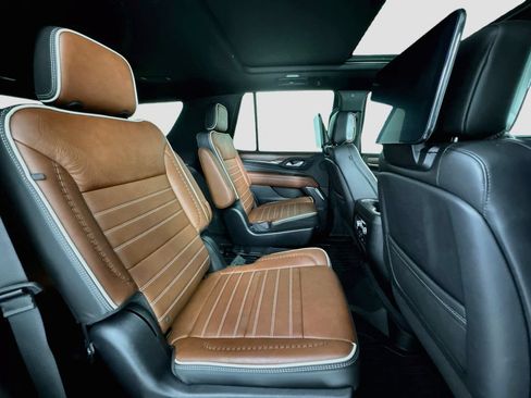 Used 2023 GMC Yukon Denali Ultimate w/ LPO, Floor Liner Package AWD/4WD image 31