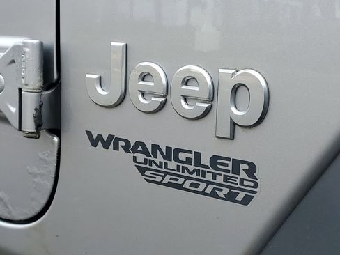 Used 2018 Jeep Wrangler Unlimited Sport S image 30