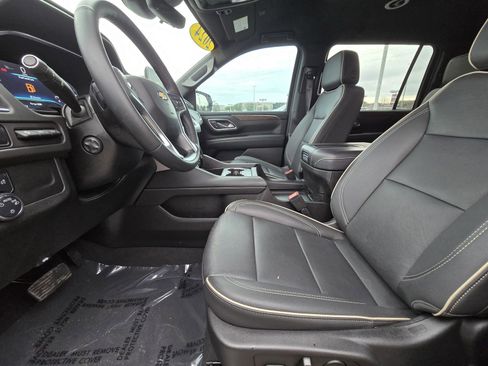 Used 2024 Chevrolet Suburban Premier image 16