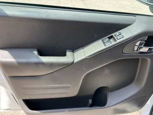 Used 2019 Nissan Frontier SV RWD image 21