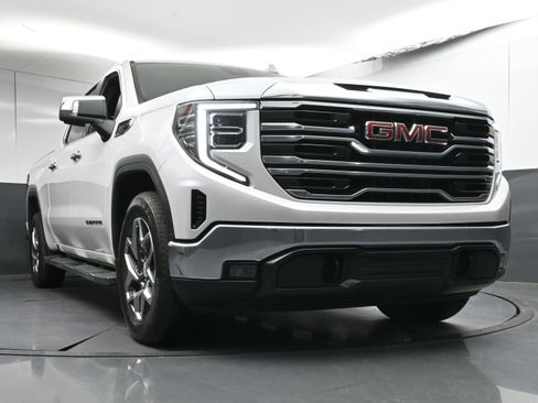 Used 2023 GMC Sierra 1500 SLT w/ SLT Premium Package image 31