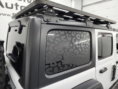 Used 2020 Jeep Wrangler Unlimited Rubicon w/ LED Lighting Group AWD/4WD image 36