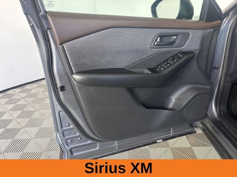 Used 2023 Nissan Rogue S image 8