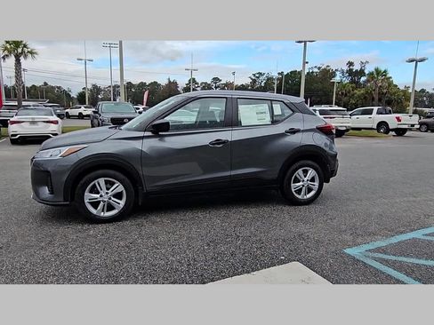 New 2025 Nissan Kicks Play S FWD image 23