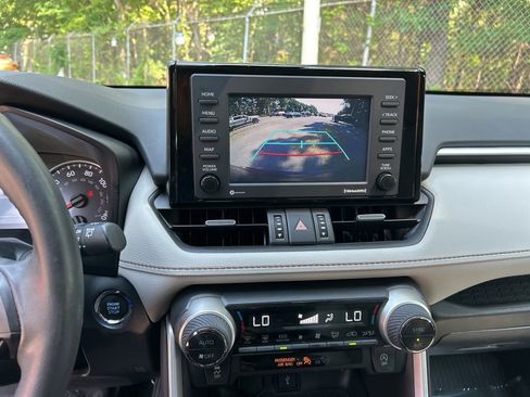 Used 2022 Toyota RAV4 XLE Premium FWD image 19