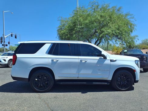 Used 2021 GMC Yukon SLT w/ SLT Premium Package AWD/4WD image 4