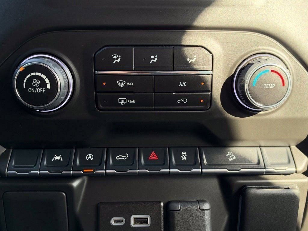 Used 2025 Chevrolet Silverado 1500 Custom Trail Boss w/ LPO, Dark Essentials Package AWD/4WD image 25