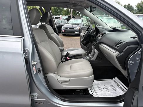 Used 2014 Subaru Forester 2.5i Touring AWD/4WD image 30