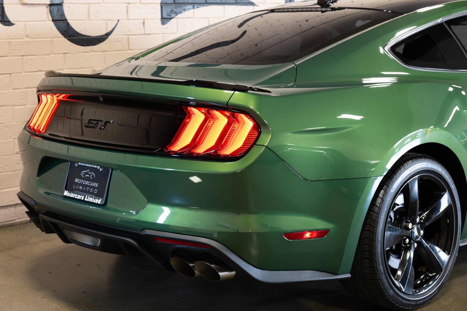 Used 2022 Ford Mustang GT Premium w/ Black Accent Package RWD image 19