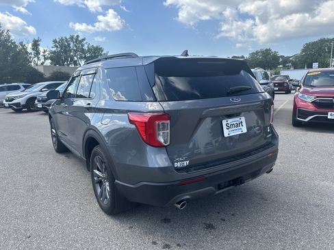 Used 2023 Ford Explorer XLT w/ Equipment Group 202A AWD/4WD image 5